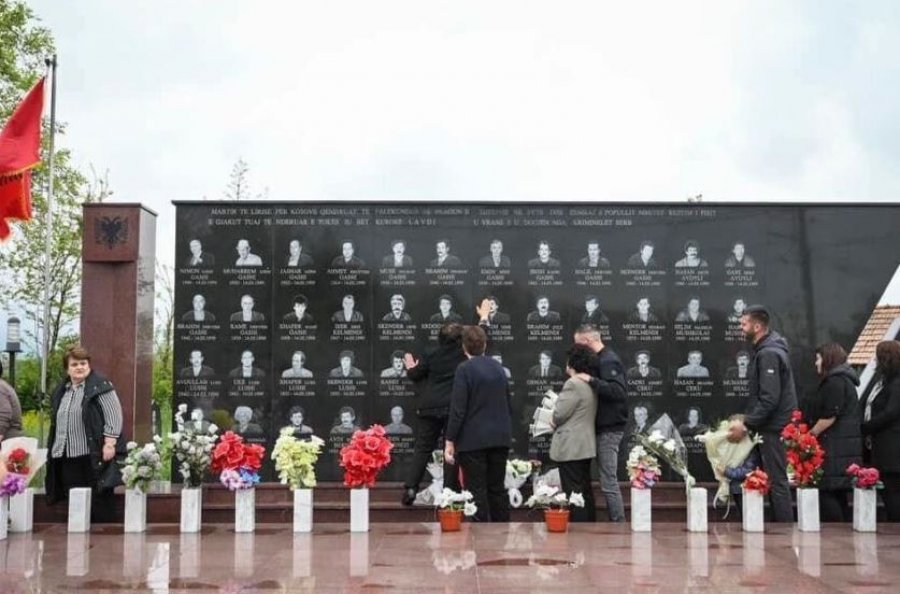 Kurti  Kosova nuk harron krimet e luftës  sot përkujtohen martirët e Qyshkut  Zahaqit  Pavlanit dhe Llabjanit
