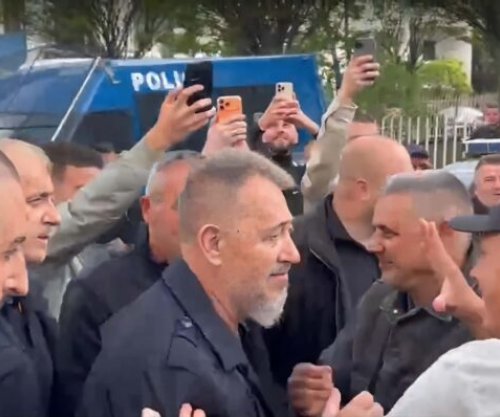 Lushtaku arrin në stacionin policor, pritet të nis intervistimi i tij