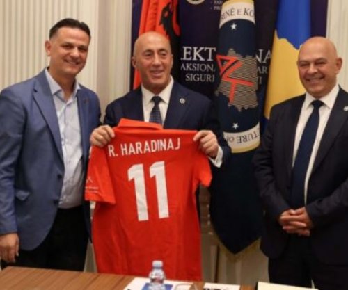 Humanisti dhe kandidati i parë shqiptar për parlament të Bazelit aderon në AAK, e presin Haradinaj dhe Gjini [video]