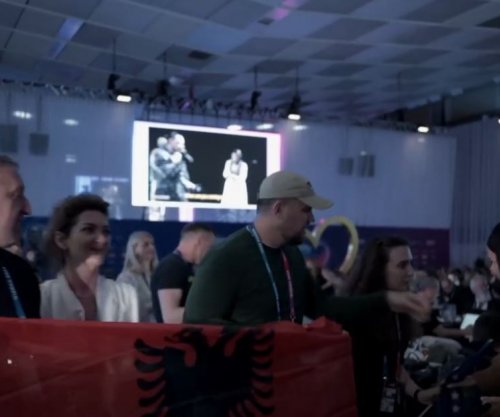 Incident në Eurovision, delegacionit serb i pengon flamuri i Kosovës [Video]