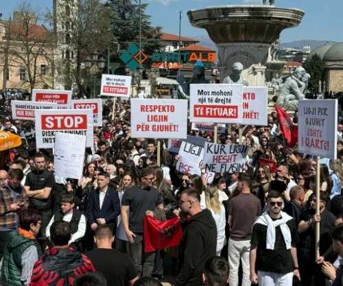 Hamza del në mbështetje të protestës së studentëve shqiptarë në Shkup: Jemi me ju