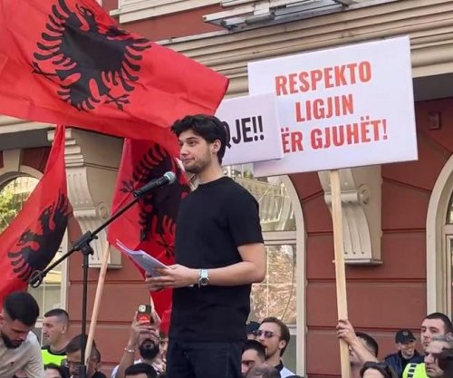 Organizatori i protestës në Shkup, Ademi: Lejoni të hyjnë në kufi vëllezërit nga Shqipëria