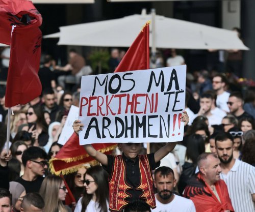 “Mos ma përktheni të ardhmen!!”, vogëlushi rrëmben zemrat në Shkup