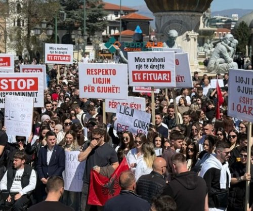 Pas pak orësh protesta e studentëve shqiptarë, bie sistemi i regjistrimit të hyrje-daljeve në Maqedoninë e Veriut