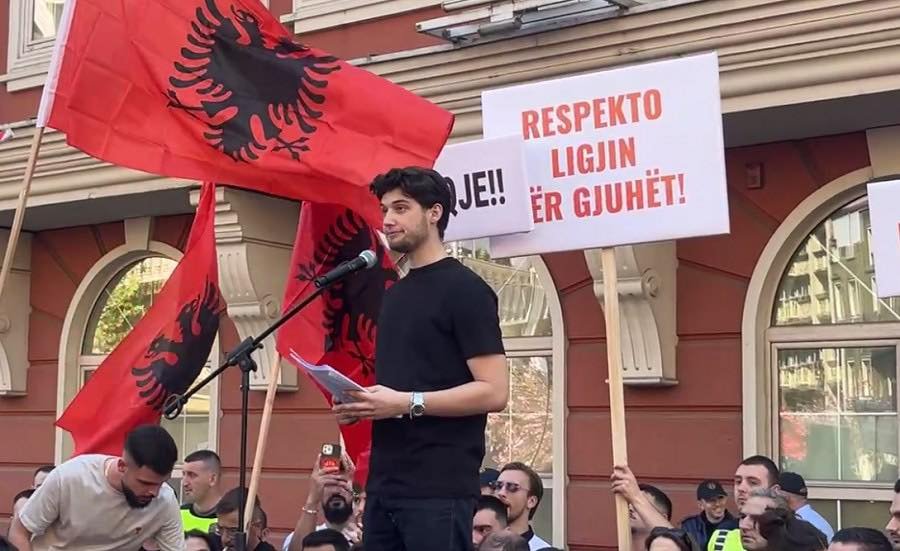 Organizatori i protestës në Shkup  Ademi  Lejoni të hyjnë në kufi vëllezërit nga Shqipëria
