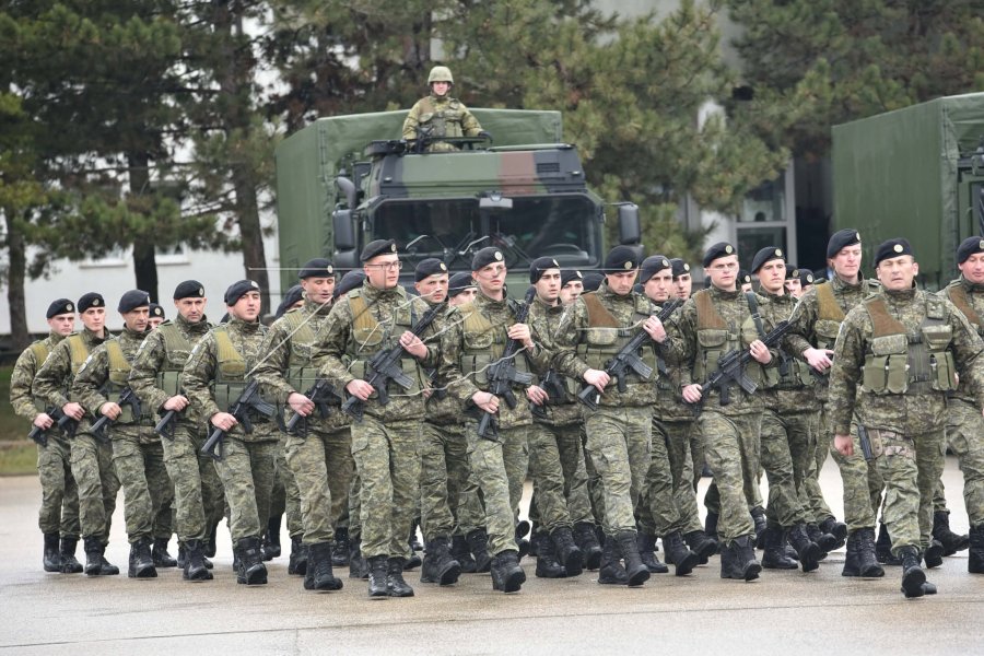 Bloomberg: Kosova po ndërton ushtrinë, paralelisht me përpjekjet për njohje