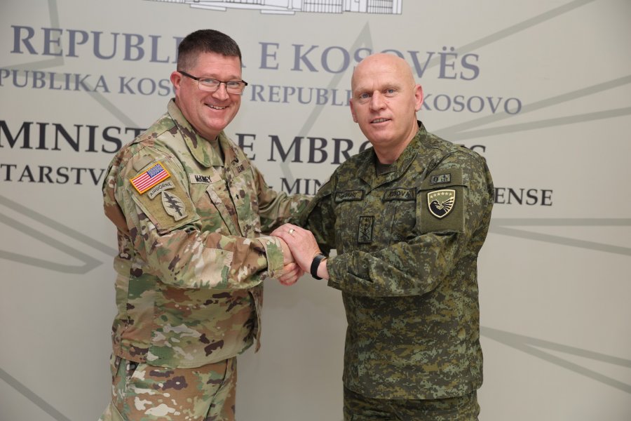FSK ja drejt fazës finale të tranzicionit  gjenerali amerikan riafirmon mbështetjen