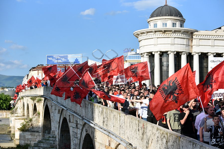Vengu: Studentët shqiptarë në Maqedoninë e Veriut treguan sërish se gjuha nuk lyp leje
