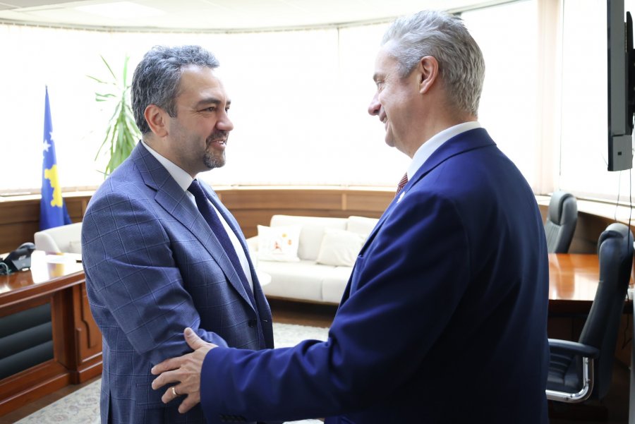 Hargreavesi takon Radoniqin  i jep mbështetje për zgjedhjet e 7 qershorit