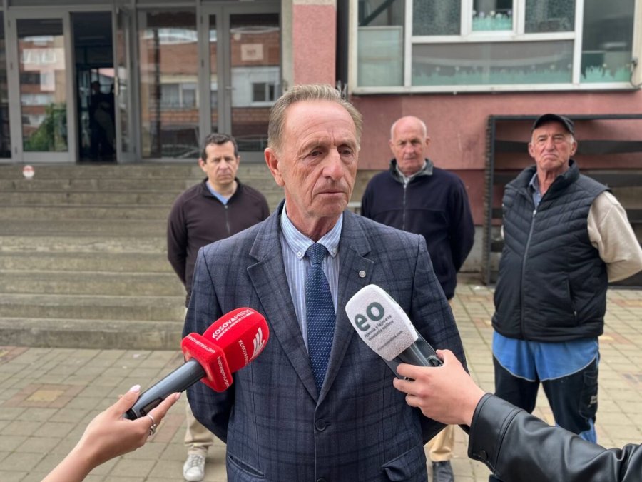 azemi-greva-e-punetoreve-teknike-te-shkollave-do-te-vazhdoje-derisa-pagat-te-dalin-ne-llogari-bankare