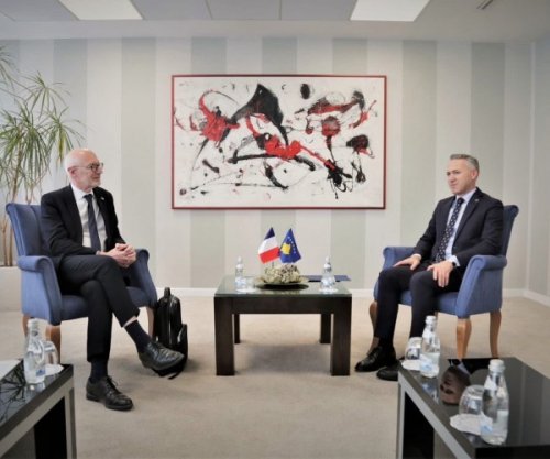 Zulfaj takoi ambasadorin e Francës në Kosovë