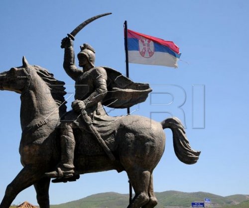 Shtatë të arrestuar pas pretendimeve për pushime nga puna në institucionet e Serbisë në Kosovë për arsye politike