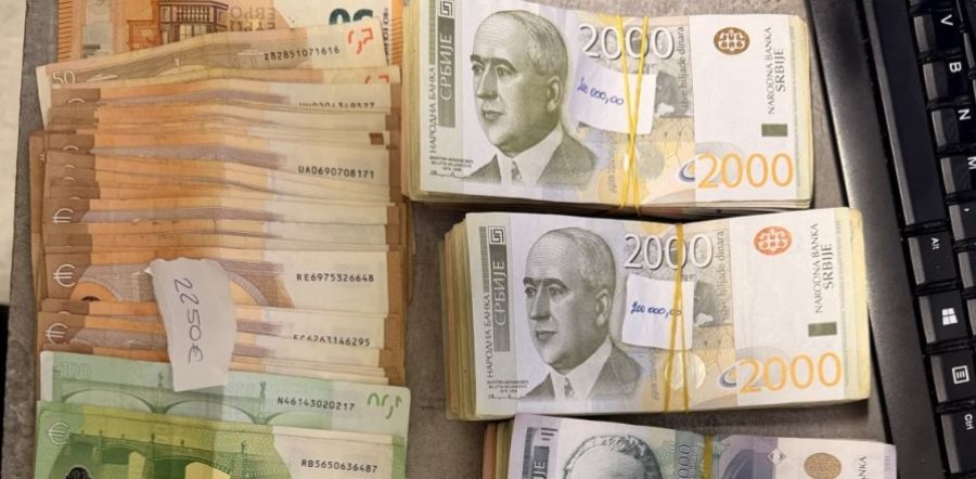 Dogana zbulon mbi dhjetë mijë euro të padeklaruara në pikën kufitare në Jarinje