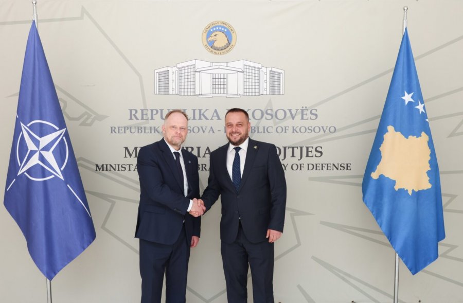 maqedonci-takon-zyrtarin-per-partneritete-ne-nato-flasin-per-integrimin-euro-atlantik-te-kosoves