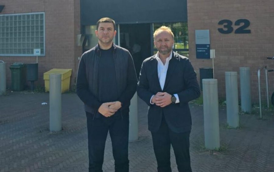 Krasniqi dhe Tahiri vizitojnë Thaçin: Keni të fala dhe një porosi, besoni në Kosovë