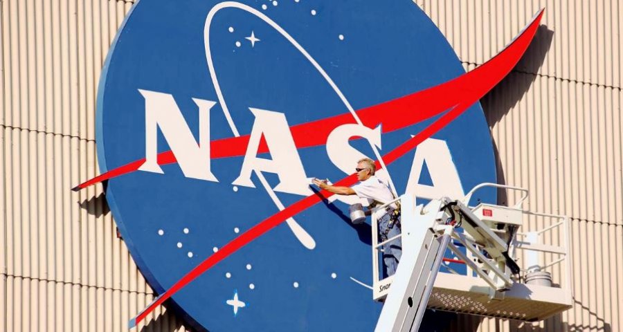 NASA planifikon të ngrejë bazë të përhershme në Hënë