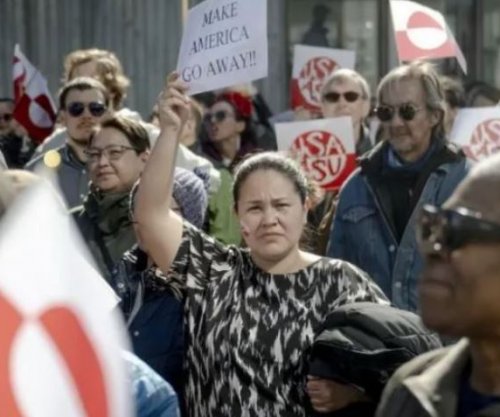 Banorët e Grenlandës protestojnë kundër Trumpit jashtë konsullatës së re amerikane