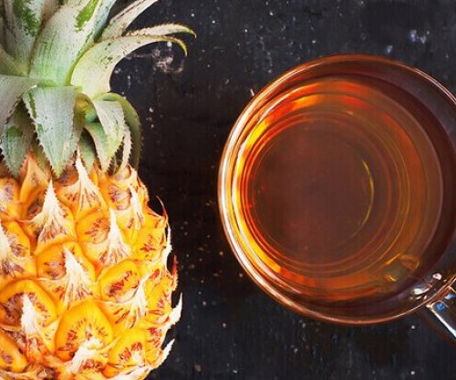 Çaji me ananas dhe kanellë për të humbur peshë