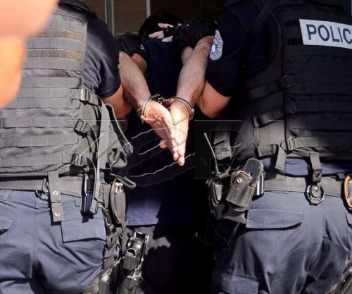 Arrestohet ferizajasi me urdhërarrest aktiv, i gjendet armë zjarri 