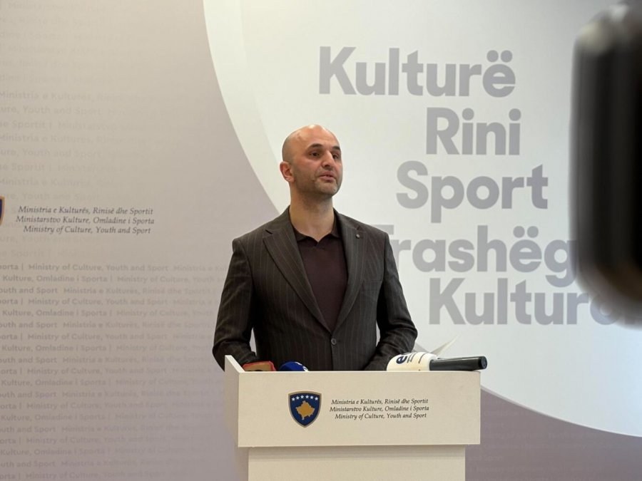 Bislimi: Projekti “Ishulli Urban” po zhvillohet pa leje në zonën e mbrojtur të Pallatit të Rinisë