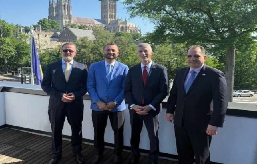 Organizata “Albanians for America” zhvilloi takime në Washington