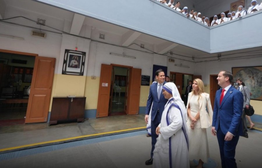 Hoxha falënderon Rubion për nderimin e Nënë Terezës