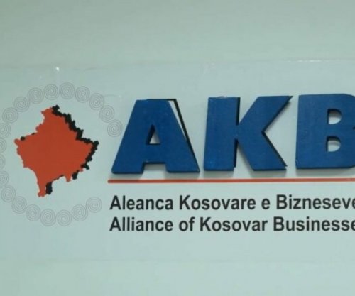 “Pabarazi në mbështetje”, AKB-ja kritikon ndarjen e 100 eurove për sektorin privat