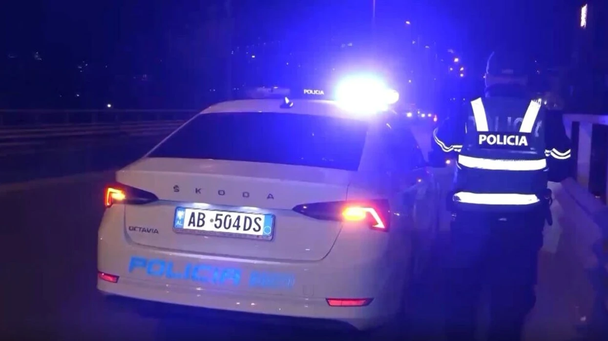 Ndërtimet pa leje “fundosin” policë, zyrtarë dhe biznesmenë në Sarandë