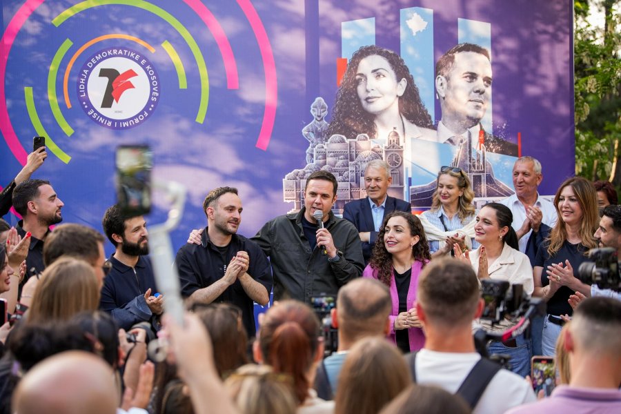 Abdixhiku dhe Osmani takojnë rininë në Prishtinë: Ëndrrat s’mbahen veç me fjalë, duhet punë
