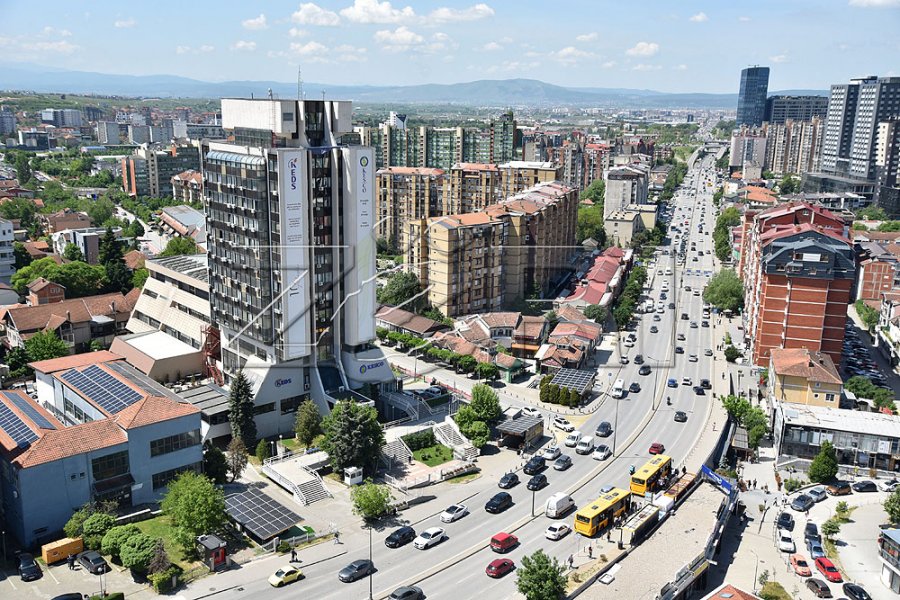 Komuna e Prishtinës sqaron taksën rrugore  S do të paguhen 10 euro  por 1 deri 2 euro për hyrje në kryeqytet