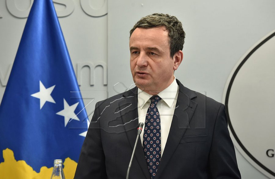 Kurti kujton Idriz Gucatin: Respekt për dëshmorët që mbrojtën Kosovën [video]