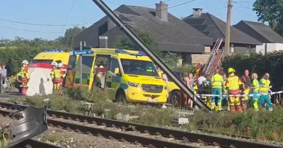 Tragjedi në Belgjikë  Autobusi me nxënës përplaset me trenin  katër viktima