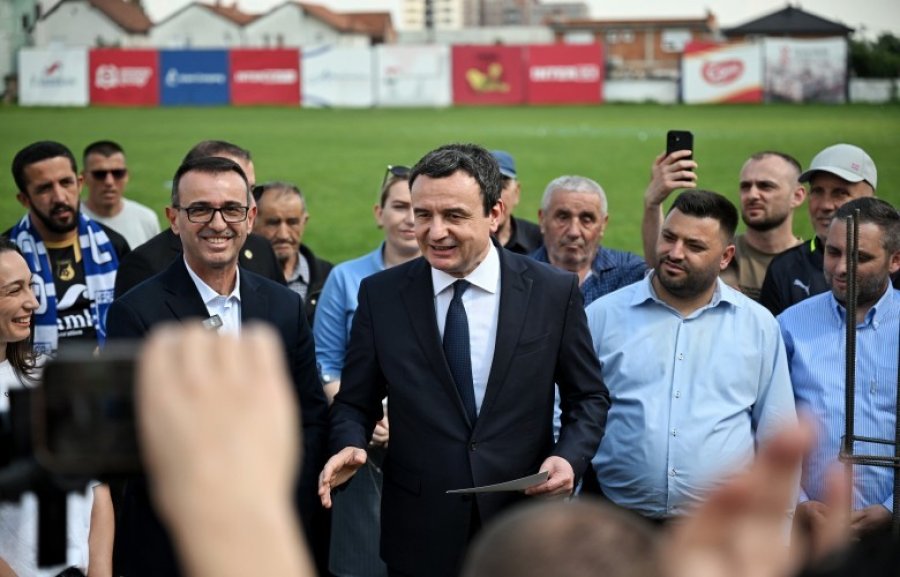 Kurti vendos gurthemelin e zgjerimit të stadiumit  Ferki Aliu  në Vushtrri