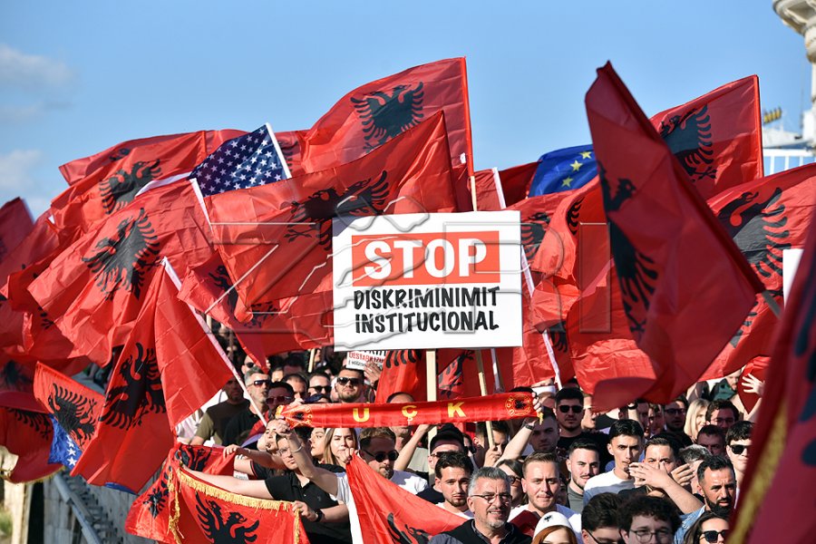 OVL e UÇK së distancohet nga protestuesit në Shqipëri  Askush nuk flet në emër të veteranëve