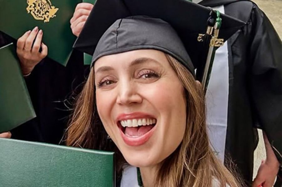 aktorja-eliza-dushku-nderohet-me-cmimin-doctor-honoris-causa-nga-lesley-university