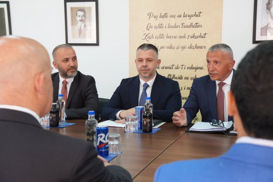 Kamberi pas takimit me kongresistët amerikanë  Koha e standardeve të dyfishta ndaj shqiptarëve të Luginës duhet të marrë fund
