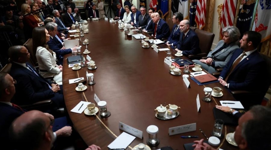 trumpi-do-te-takoje-kabinetin-me-bisedime-per-iranin-ne-nje-faze-vendimtare