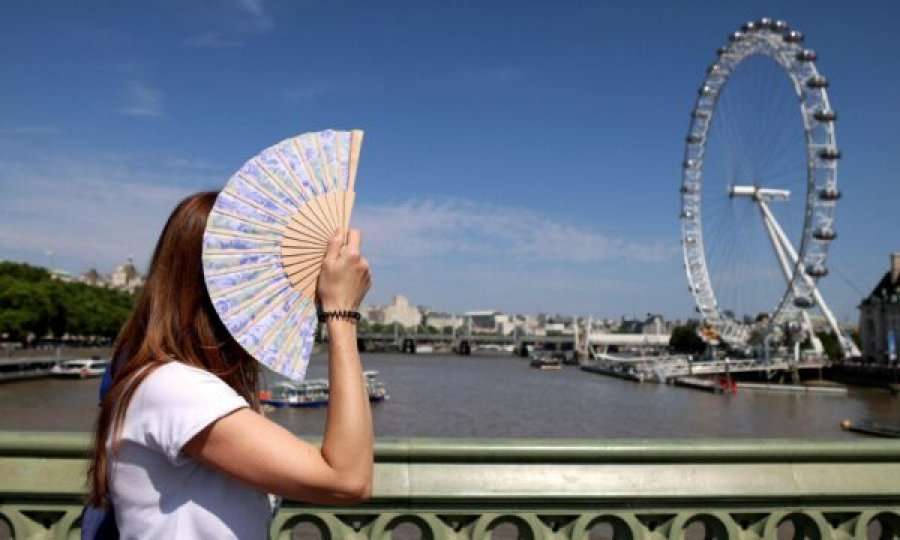 Temperatura rekord në Britani  katër adoleshentë humbin jetën