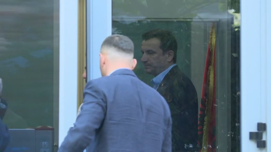 Gjykata e Lartë rrëzon kërkesën, Erion Veliaj mbetet në burg