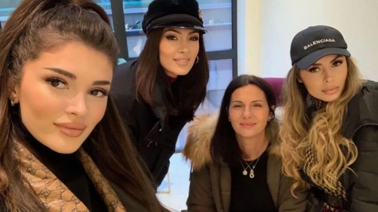 Nëna e Nora dhe Era Istrefit, Suzana Tahirsylaj zbulon prapaskena nga familja: Mirëqenia jonë nisi me punën e Norës