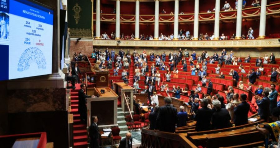 Franca shfuqizon pas 341 vitesh “Kodin e Zi”, ligjin që i trajtonte skllevërit si pronë