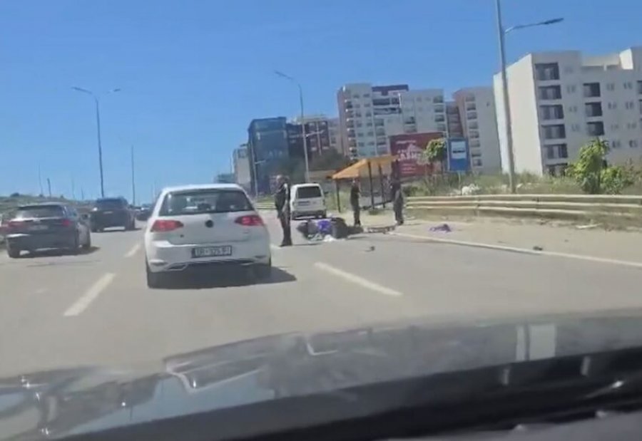 Aksident trafiku në Veternik, një motorist mbetet i shtrirë në rrugë