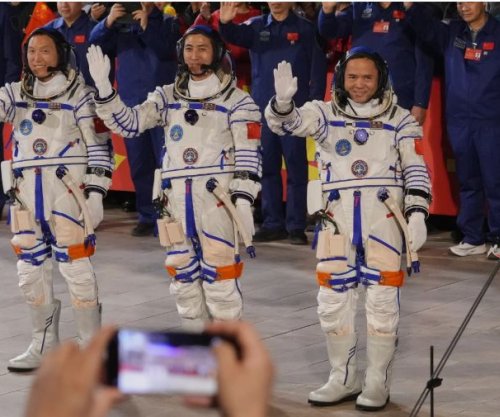 Pas 7 muajsh në hapësirë, tre astronautët kinezë rikthehen në Tokë
