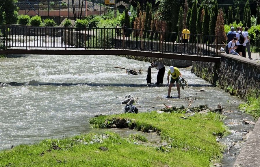  Bunarfest 2026  nisi me aksionin e pastrimit të mjedisit në Prizren