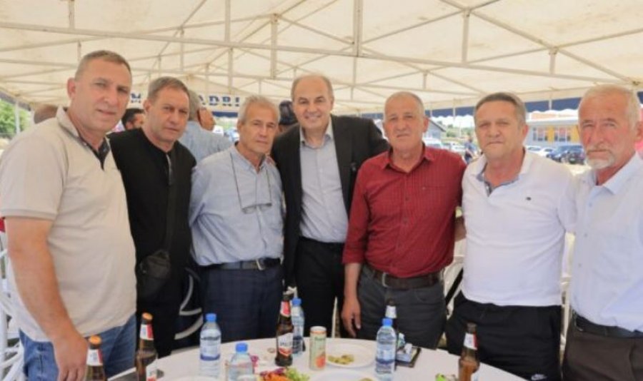 Hoxhaj takon veteranët e UÇK së në Suharekë  Ata bartin mbi supe historinë e lirisë së Kosovës