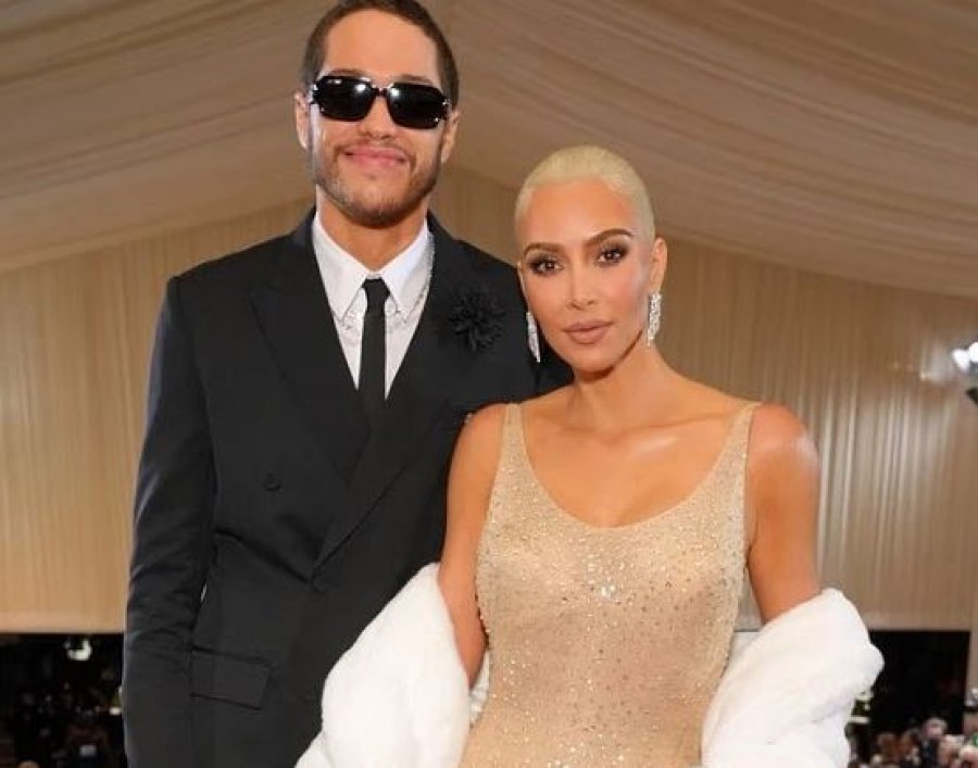 Pete Davidson vlerëson Kim Kardashian pas ndarjes: Ajo është mbinjerëzore