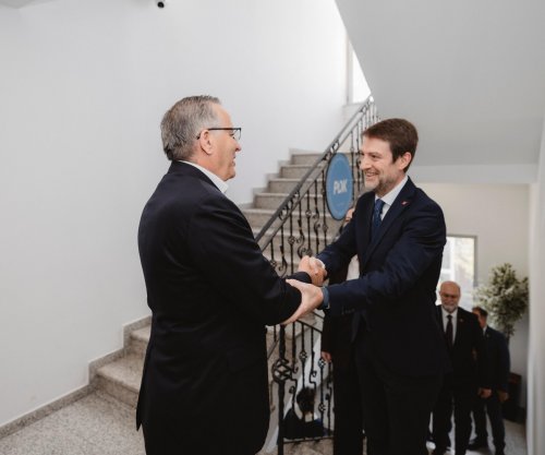 Hamza takon kryediplomatin shqiptar: Kosovës i duhen institucione stabile dhe funksionale