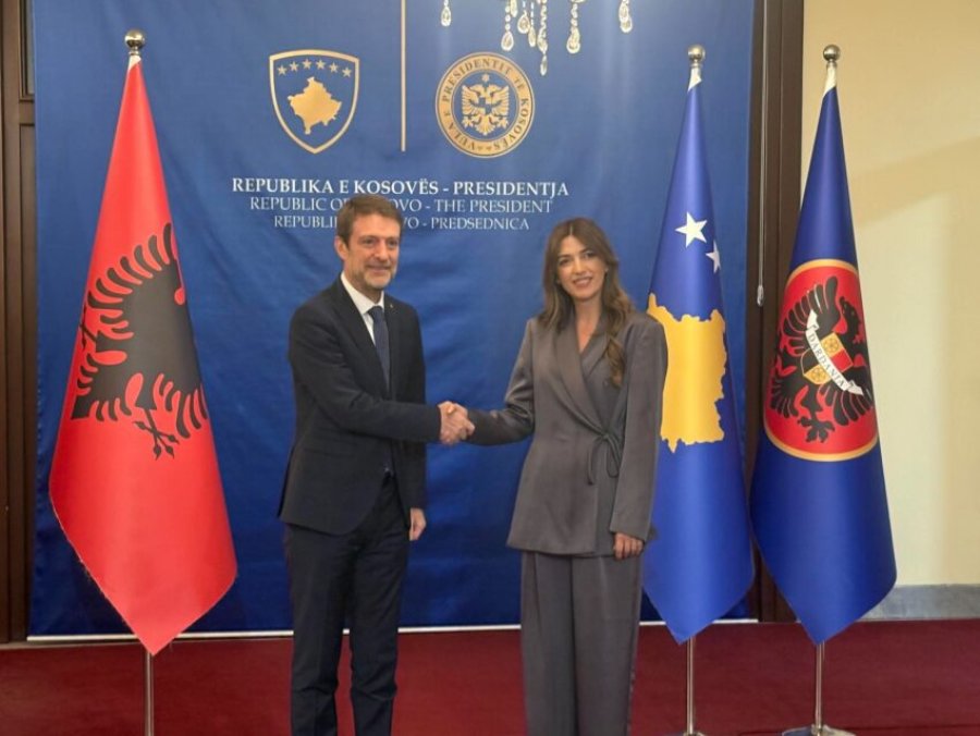 Haxhiu takon ministrin për Evropë dhe punë të jashtme të Shqipërisë, Ferit Hoxha