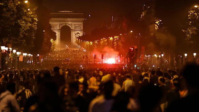 Qindra të arrestuar në Francë pas festimeve të çmendura të Ligës së Kampionëve