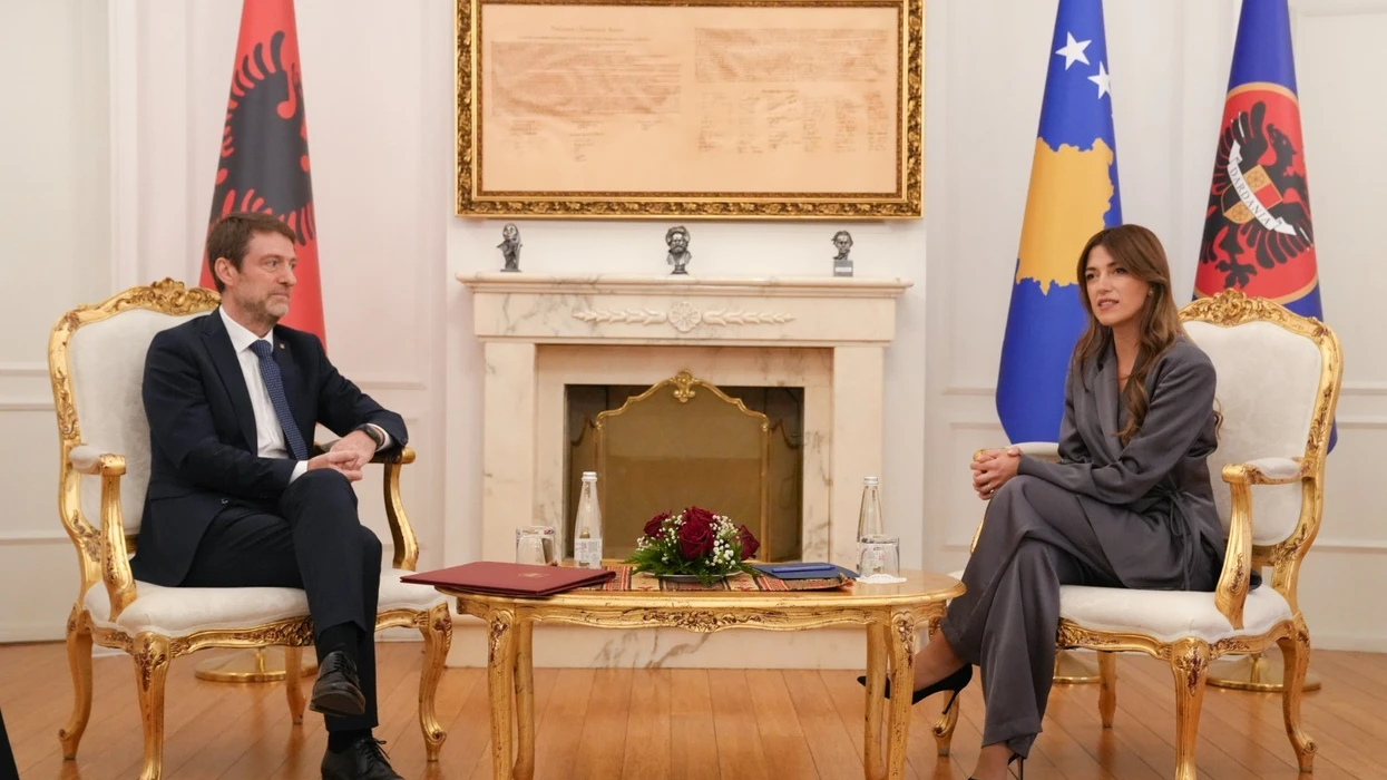 Haxhiu priti ministrin Hoxha  i kërkon vazhdimin e mbështetjes për rrugën euroatlantike të Kosovës